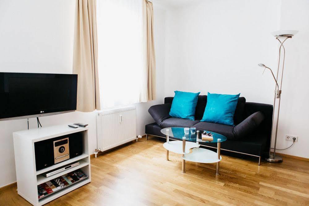 Home Sweet Apartments - A Cozy Welcome เวียนนา ภายนอก รูปภาพ